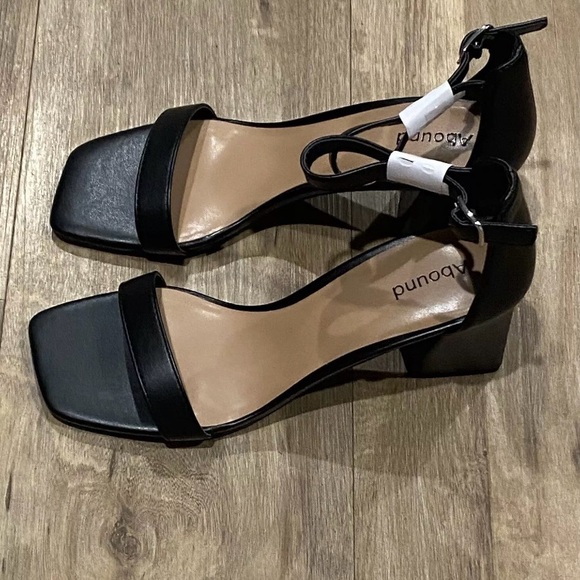 Abound-Finn Ankle Strap Sandal-Women's Size: 7-
Color: Black PU-NEW!! - Picture 9 of 15